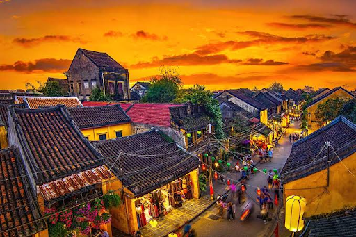 Why Hoi An Feels Different After Sunset